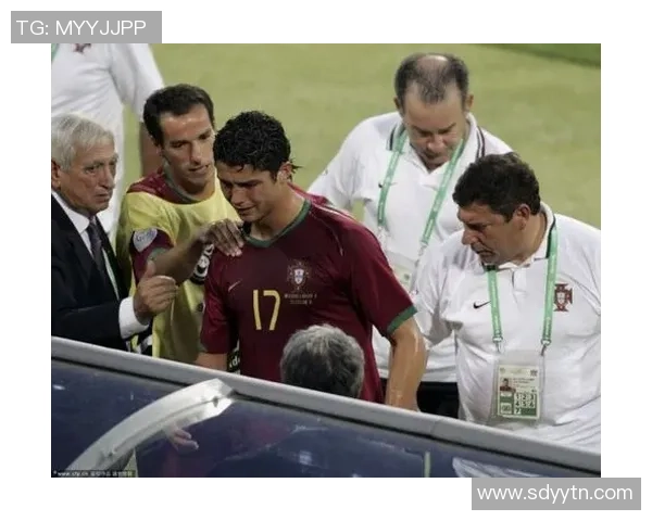 足球星空台:聚焦全球赛事精彩瞬间 揭秘球星背后的奋斗与荣耀